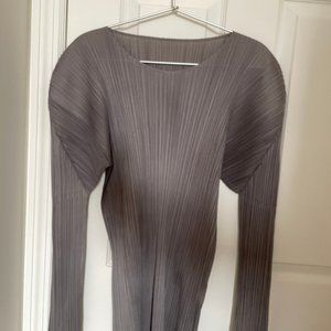 PLEATS PLEASE ISSEY MIYAKE TOP